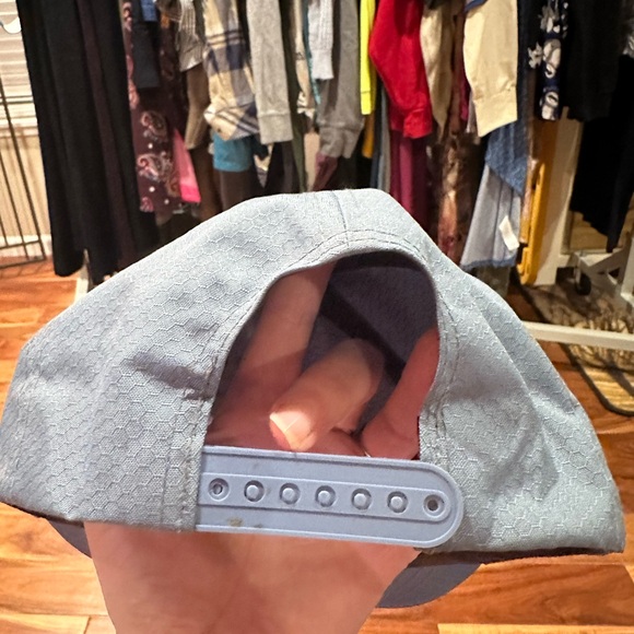 Portland adjustable hat - Picture 3 of 4